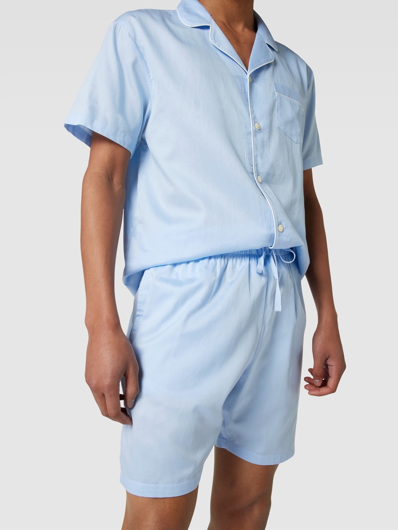 Pyjama mit Brusttasche in hellblau