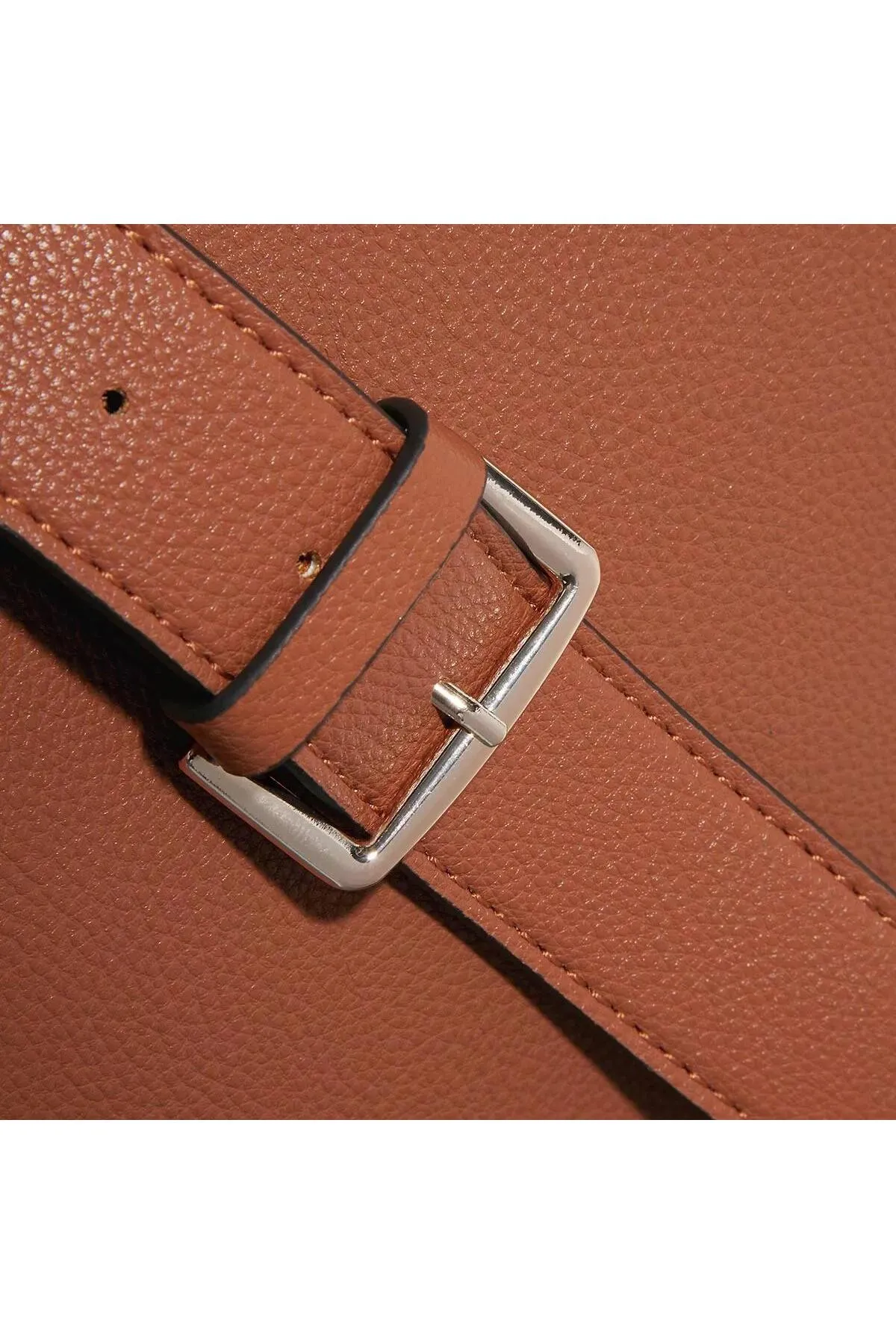 Guess  Meridian Umhängetasche Cognac