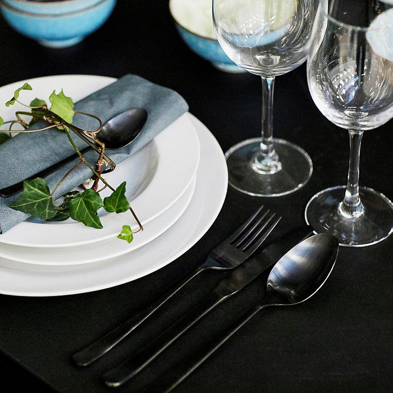 Cuisine Bestikksett 16 deler matt sort