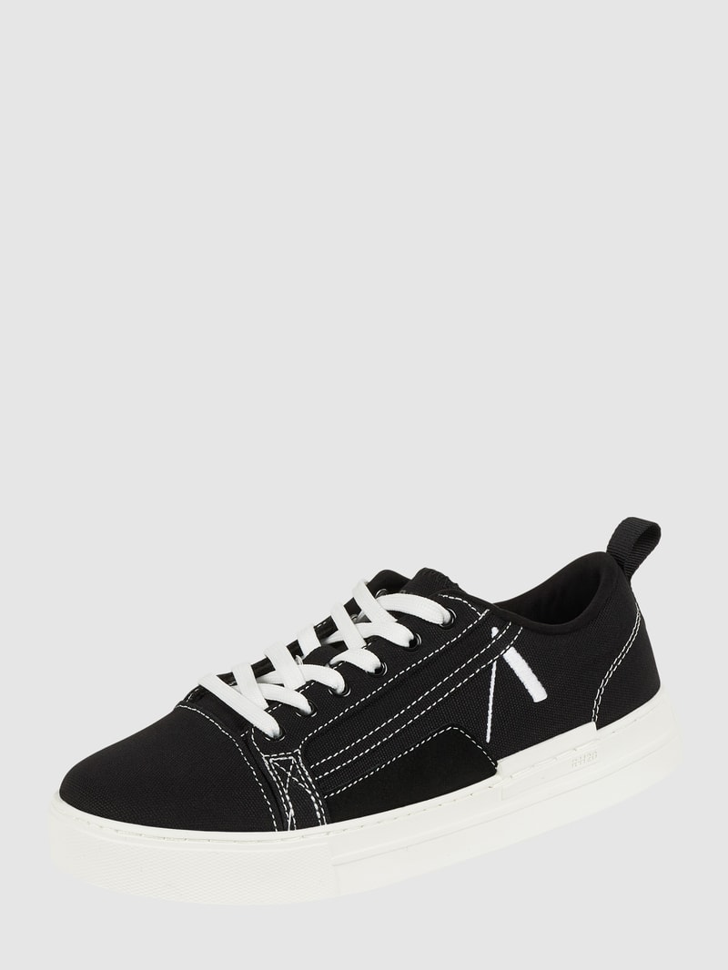 Sneaker mit Schnürverschluss in schwarz