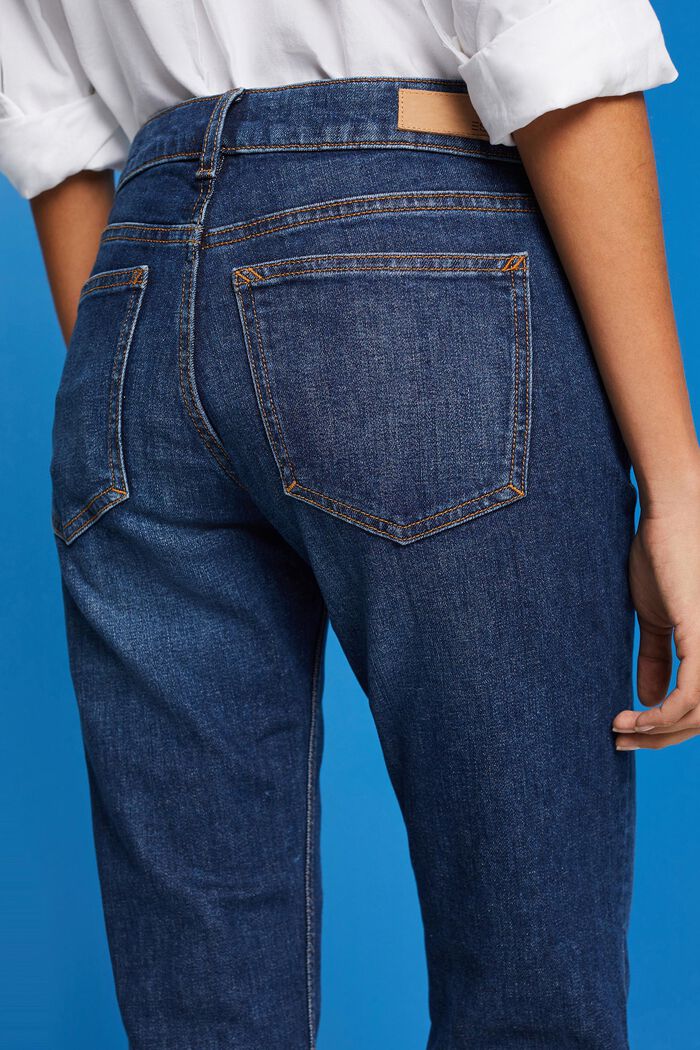 Capri-Jeans mit mittelhohem Bund