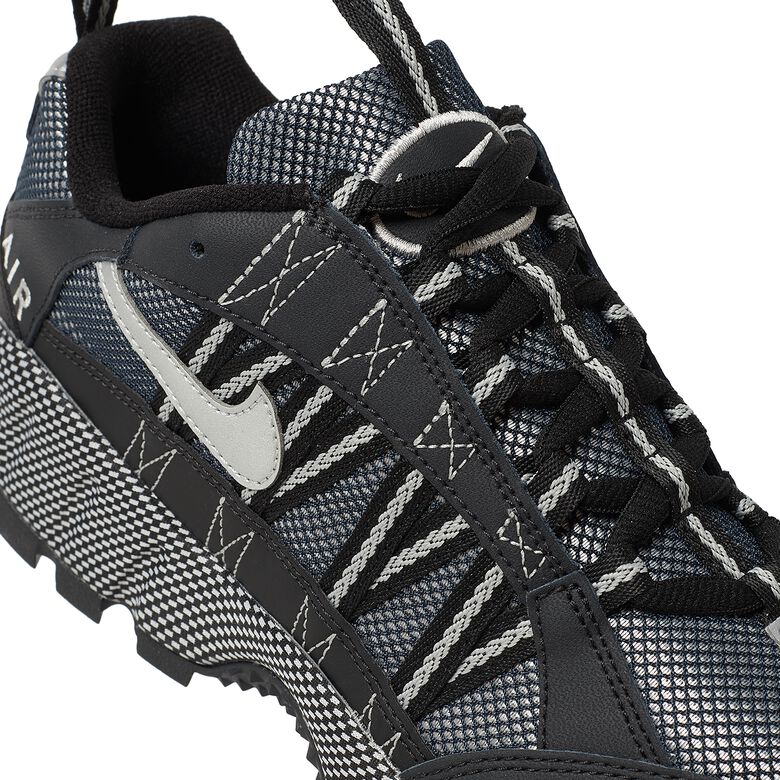 NIKE Air Humara Qs 
