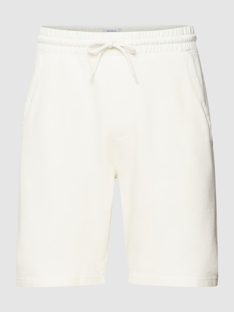 Shorts mit seitlichen Eingrifftaschen in offwhite