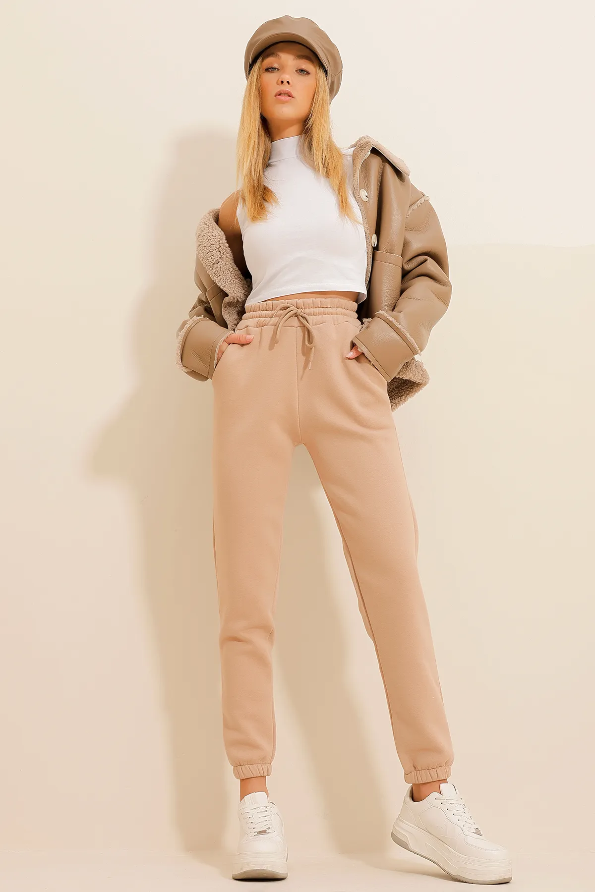 Trend Alaçatı Stili  Jogginghose - Beige - Straight
