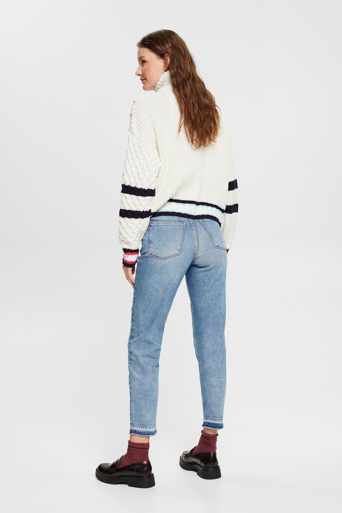 Destroyed-Jeans im Mom-Fit