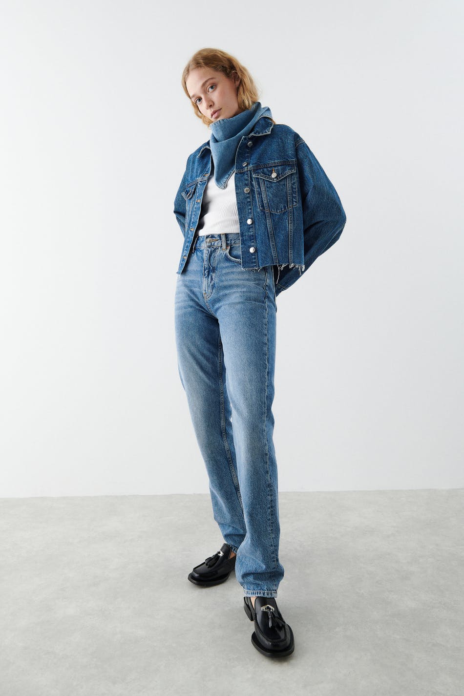 Short denim jacket