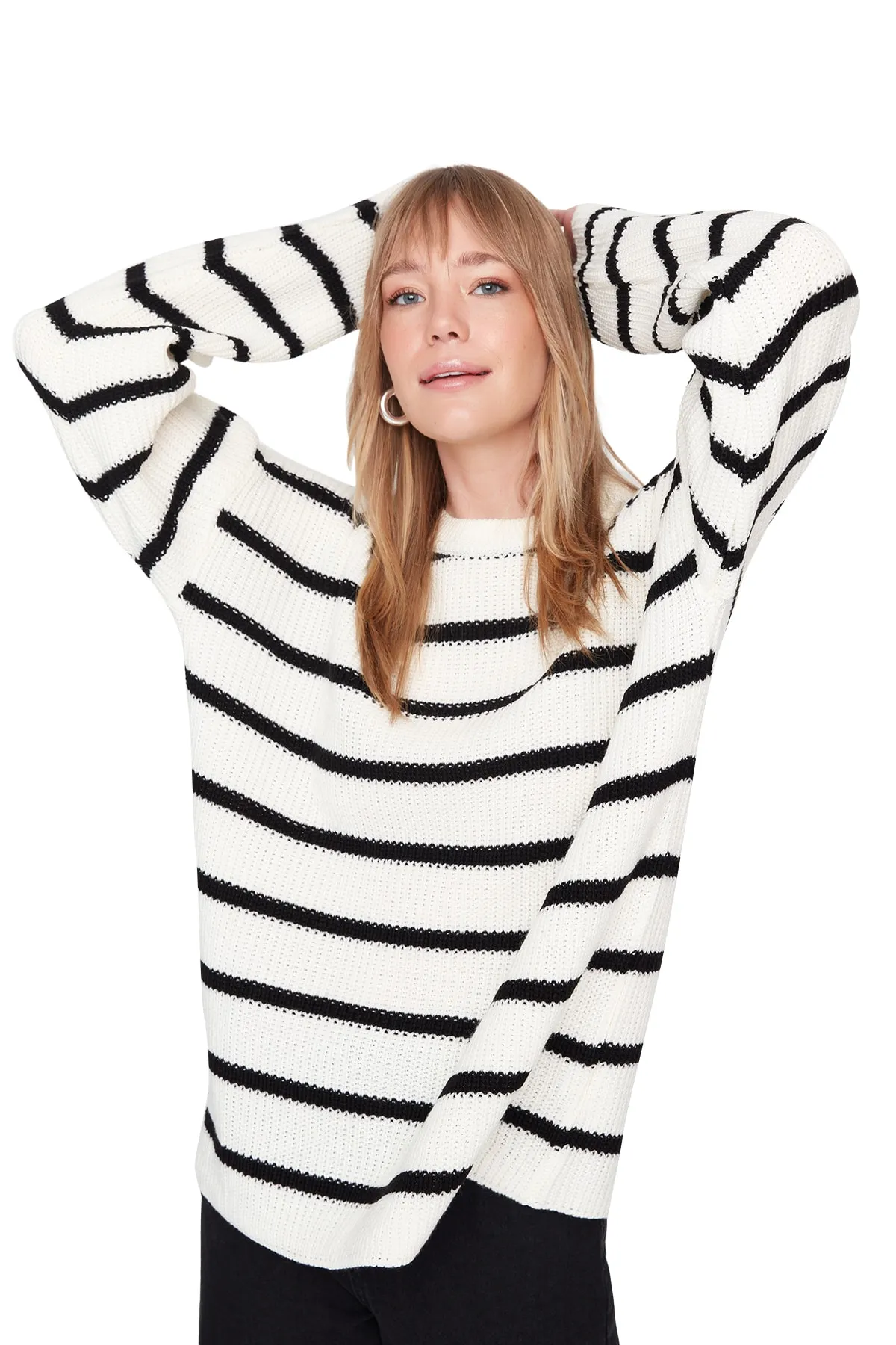 Trendyol Collection  Ecrufarbener Strickpullover mit weiter Passform TWOAW23KZ00720