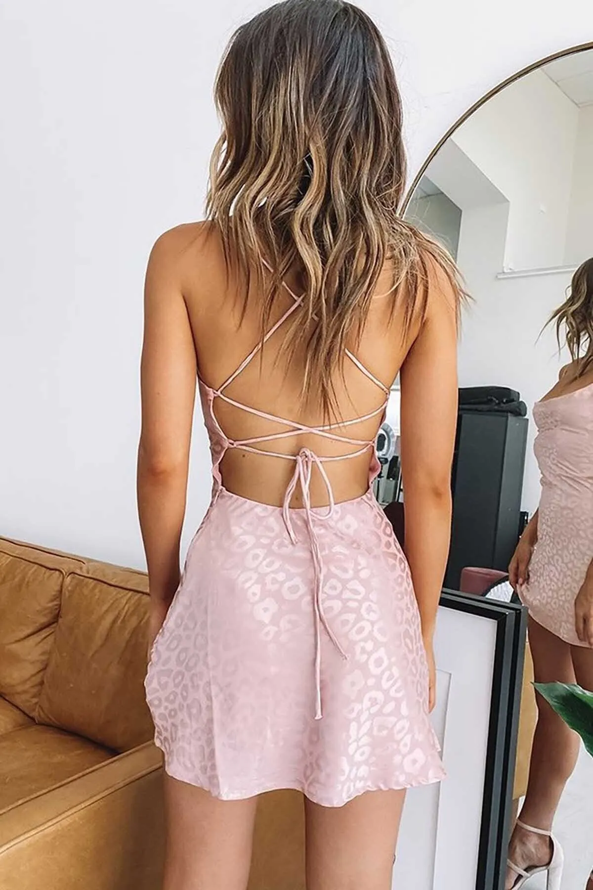 Merry See  Kurzes Nachthemd aus rosa bedrucktem Satin für Damen