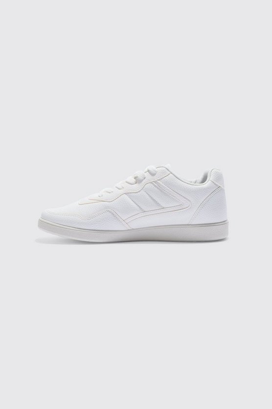 Weiße Sneaker mit klobiger Sohle