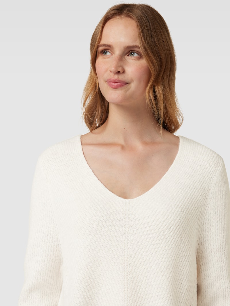 Strickpullover mit U-Boot-Ausschnitt in flieder
