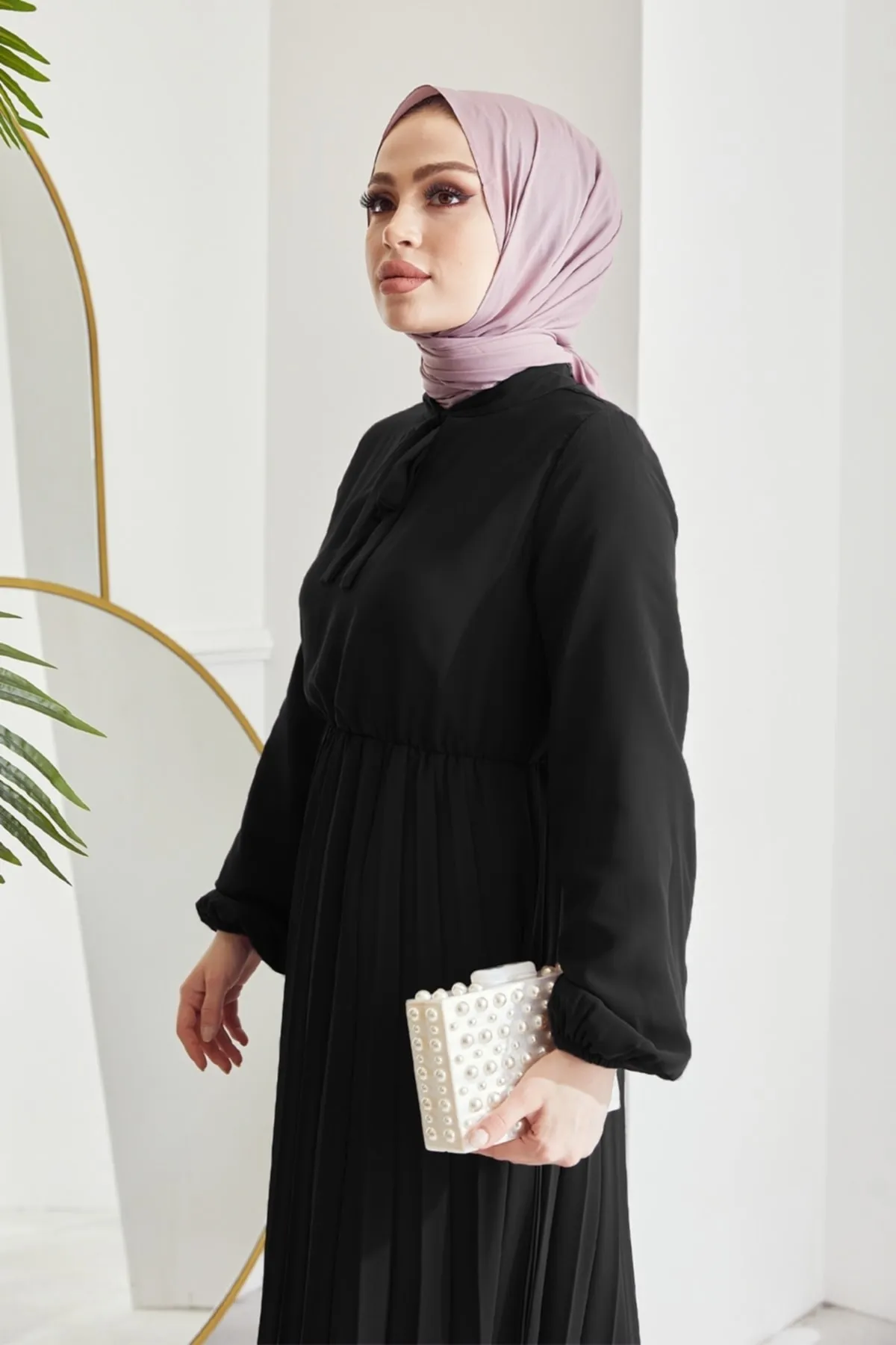 InStyle  Plissiertes Limelda-Hijab-Kleid aus Chiffon – Schwarz