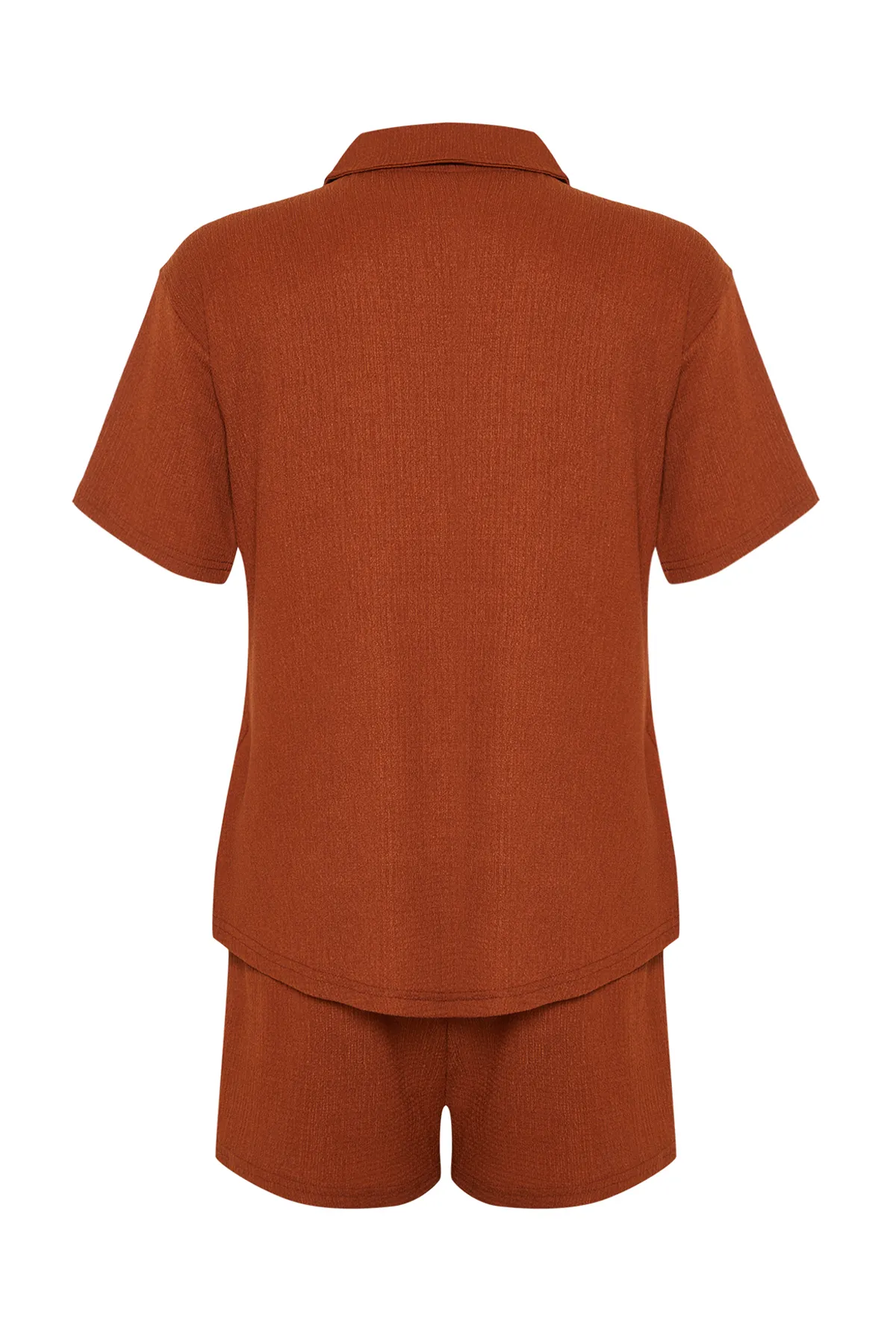 Trendyol Collection  Set aus gestricktem Unterteil und Oberteil aus Hemd und Shorts mit Kachelwickel-/Strukturmuster TWOSS24AU00028