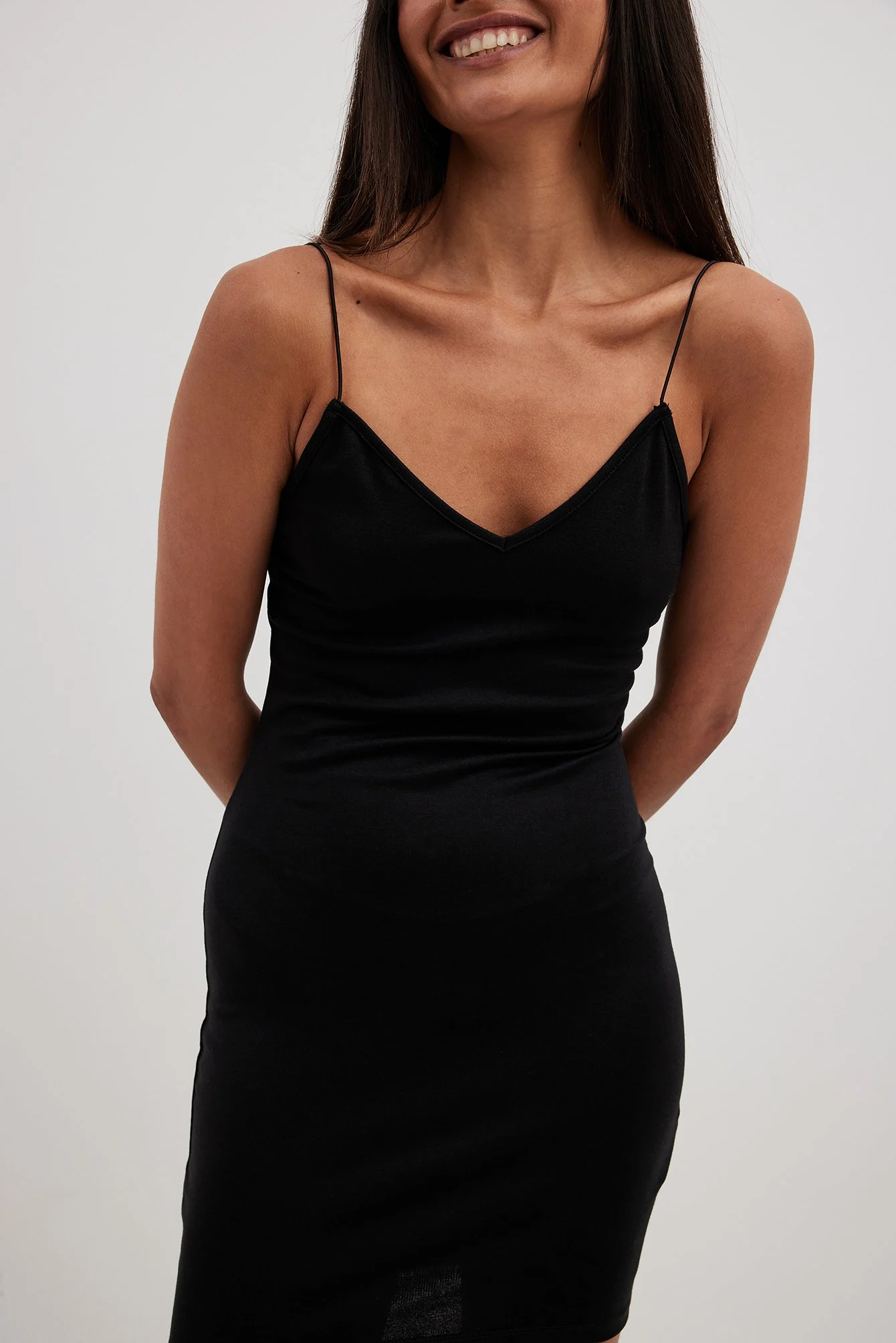 Minikleid mit Spaghettiträgern und V-Ausschnitt