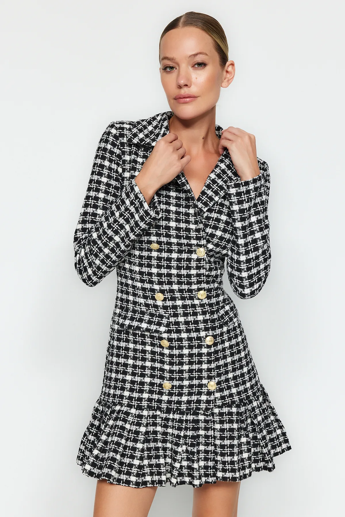 Trendyol Collection  Schwarzer Rock, Volant, Knopfdetail, Tweed-Webkleid TWOAW23EL00870