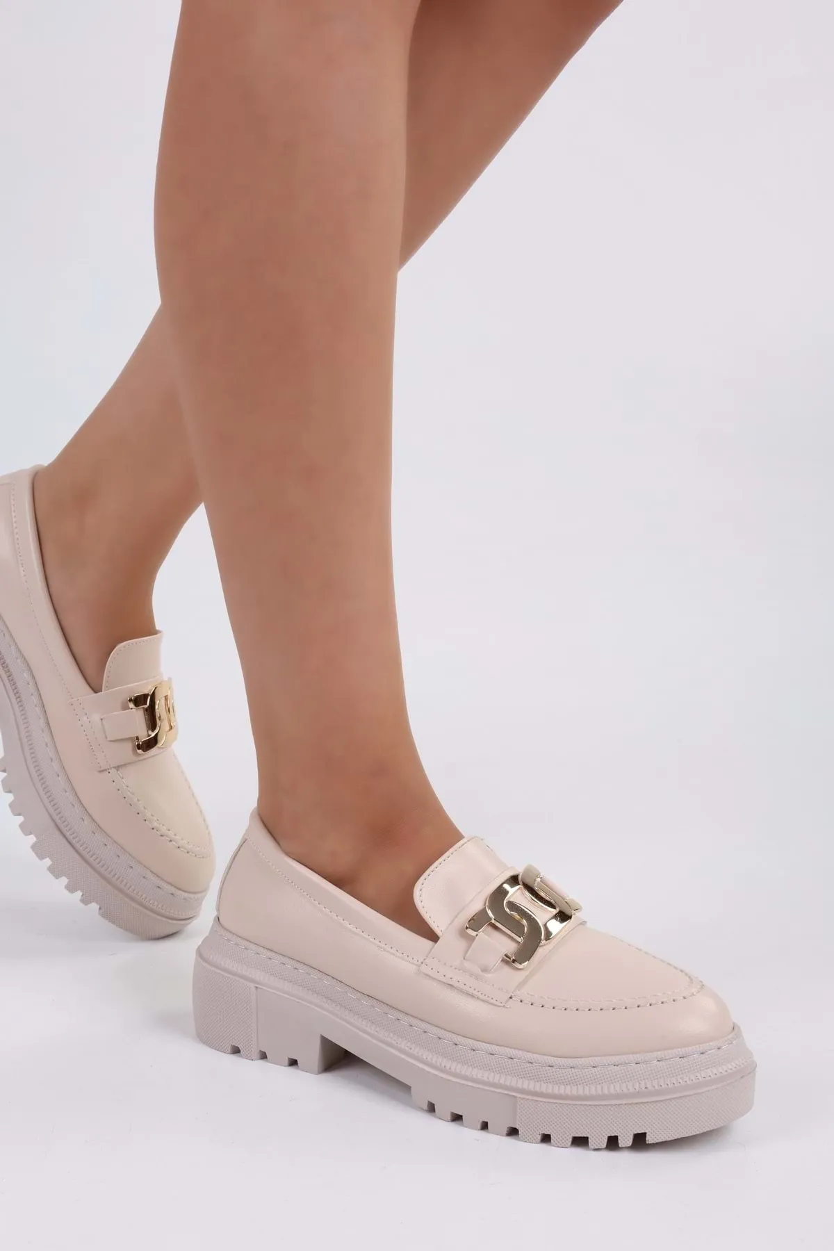 Shoeberry  Damen Nemy Beige Skin Daily Loafer mit dicker Sohle und Schnalle