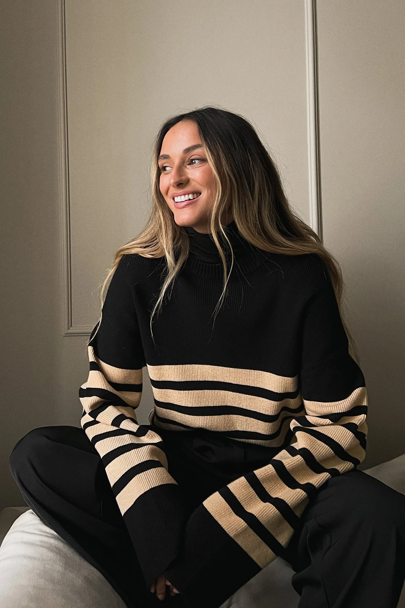 Gestreifter Pullover mit Rundhalsausschnitt