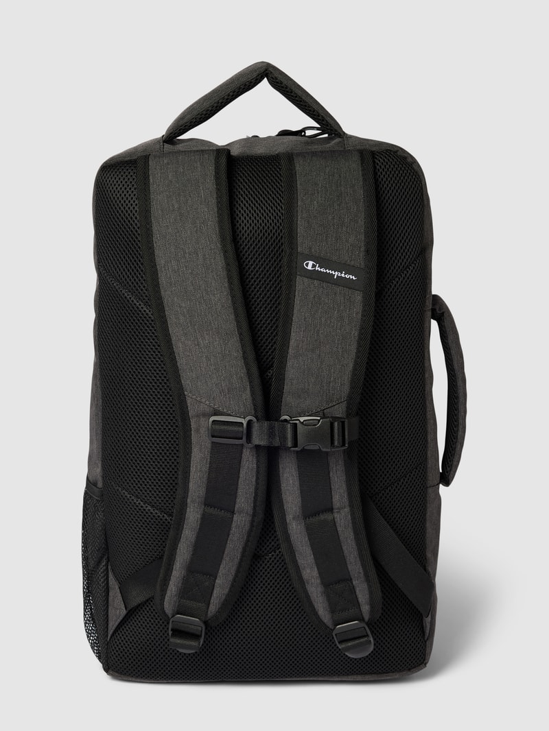 Rucksack mit Label-Patch in schwarz