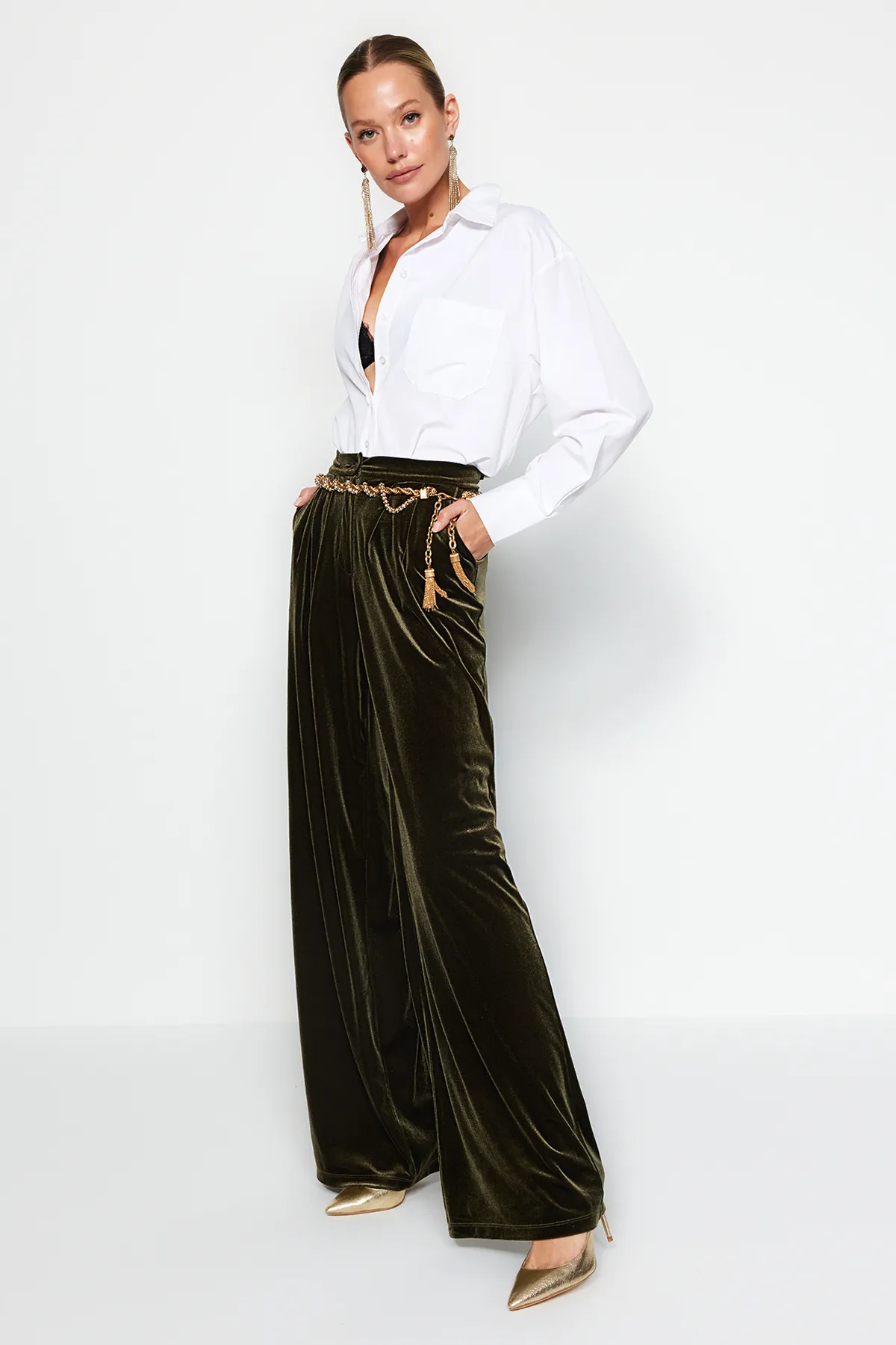 Trendyol Collection  Khakifarbene Cordhose in limitierter Auflage TPRAW23PL00018