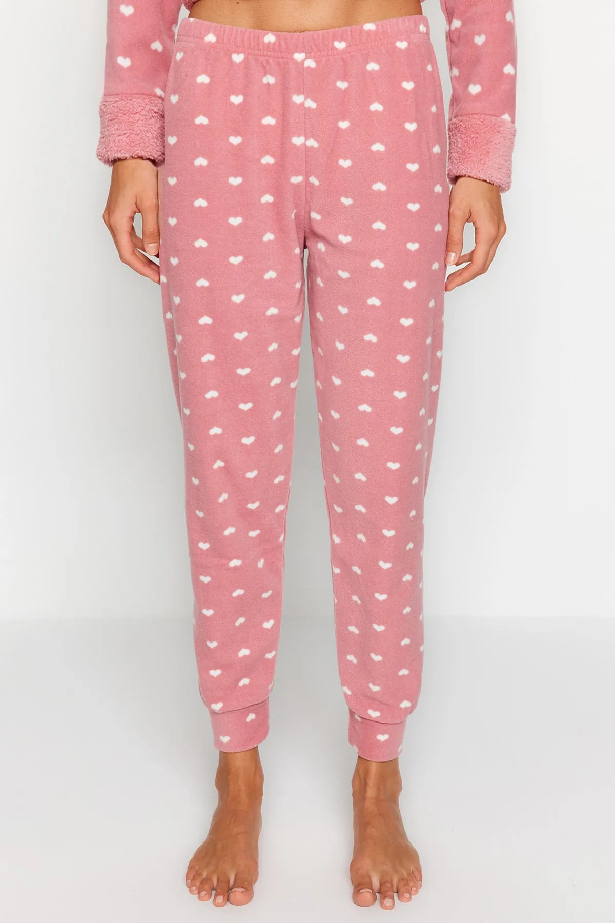 Trendyol Collection  Puderfarbenes 3-teiliges Pyjama-Set aus Plüschstrick THMAW21PT0666