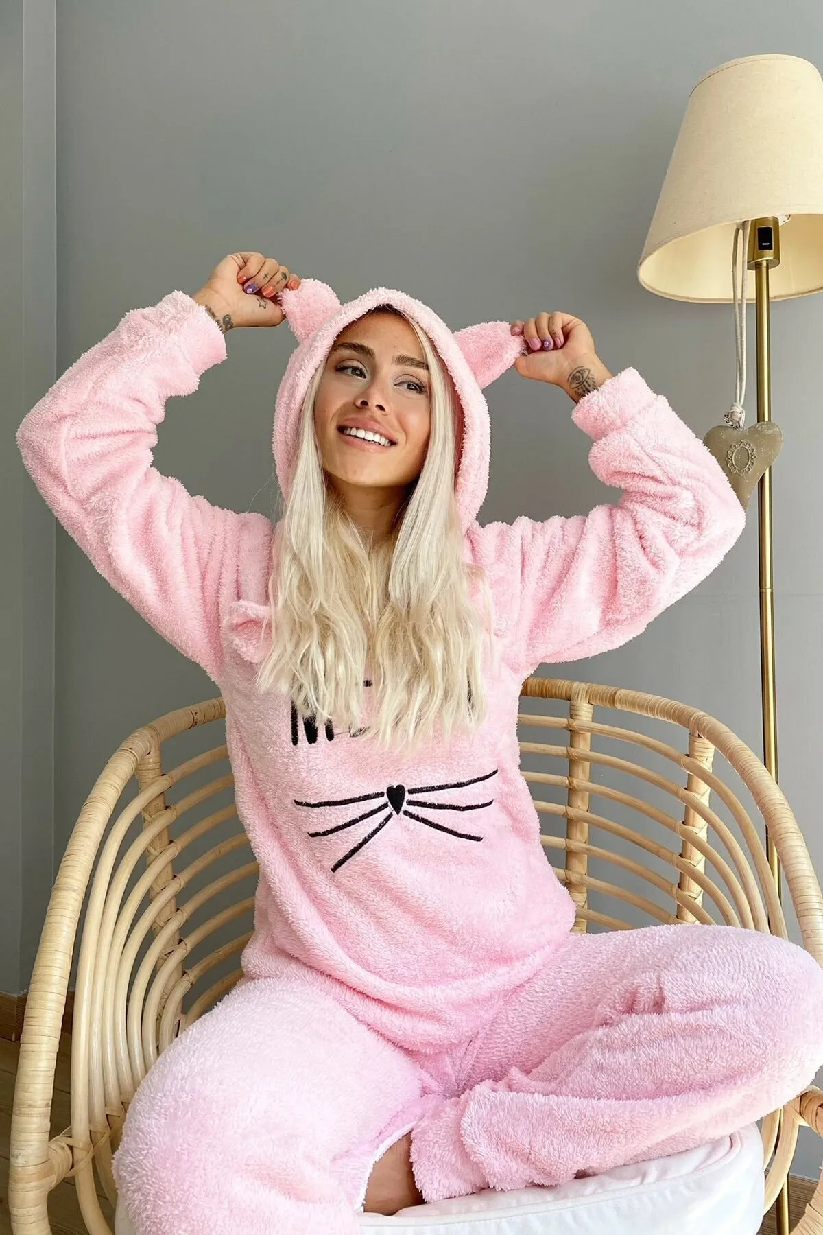 Pijamaevi  Puderrosa Meow gemustertes Vollplüsch-Pyjama-Set