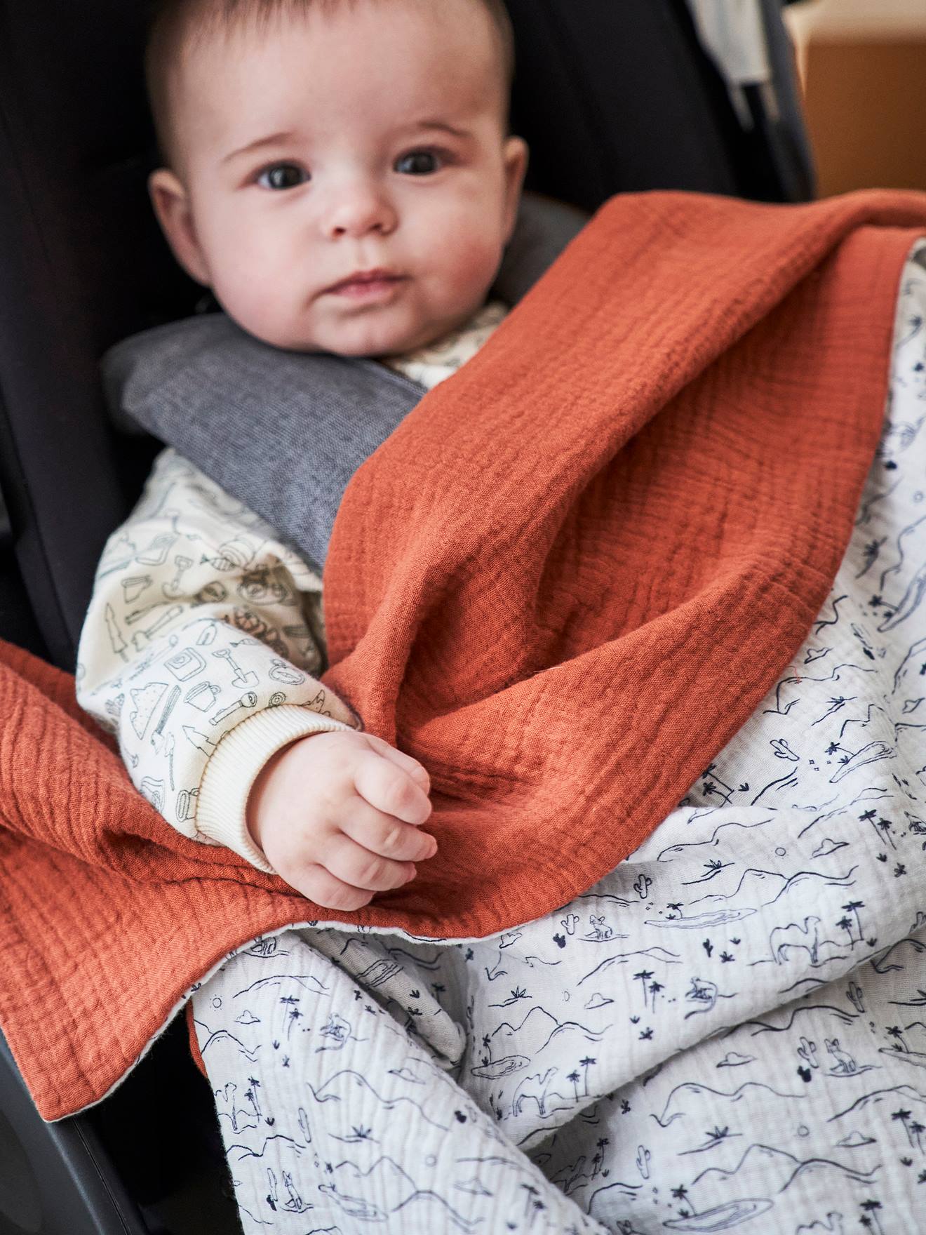 Plaid réversible pour poussette imprimé coeurs