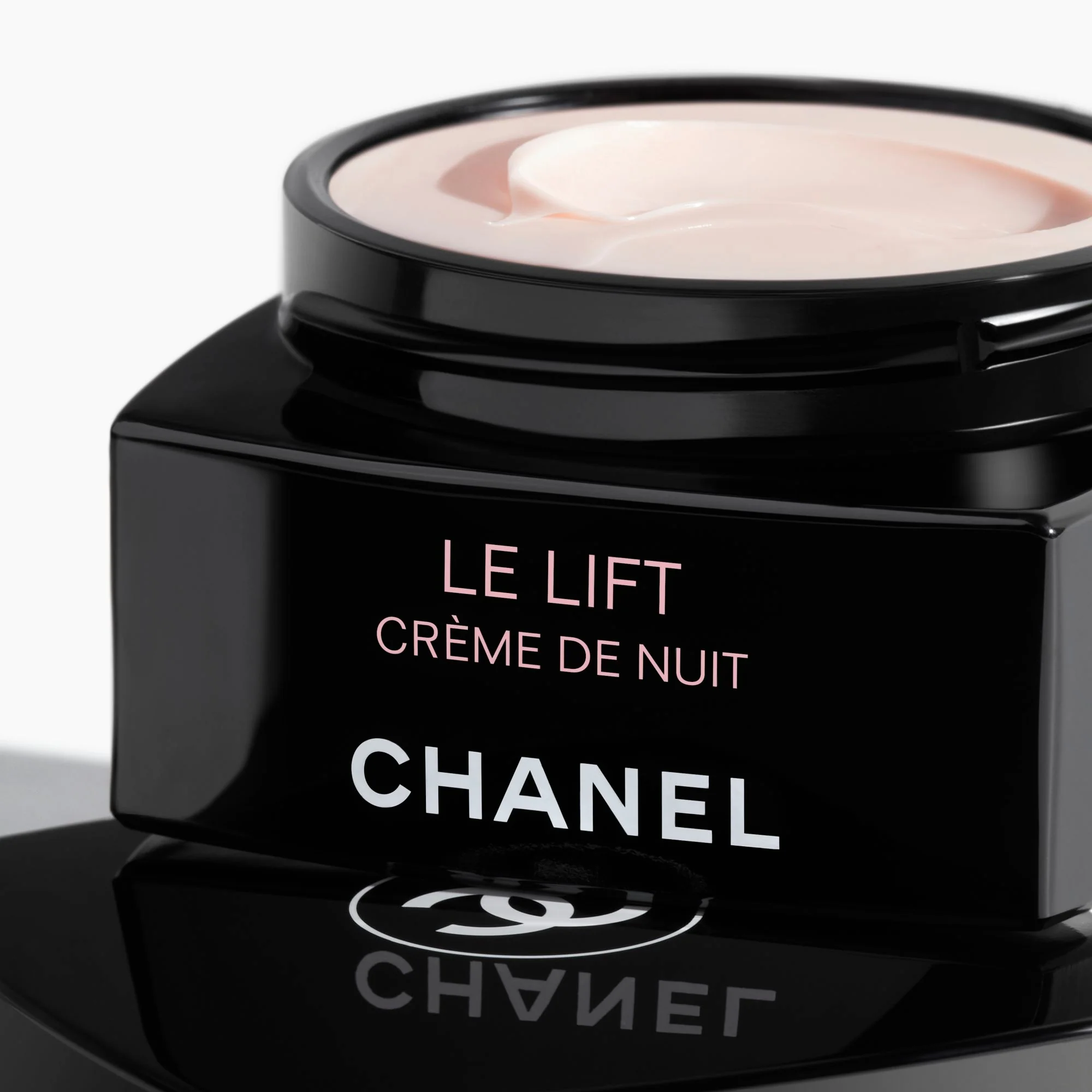 LE LIFT CRÈME DE NUIT - SMOOTHES – FIRMS – NEW SKIN EFFECT
