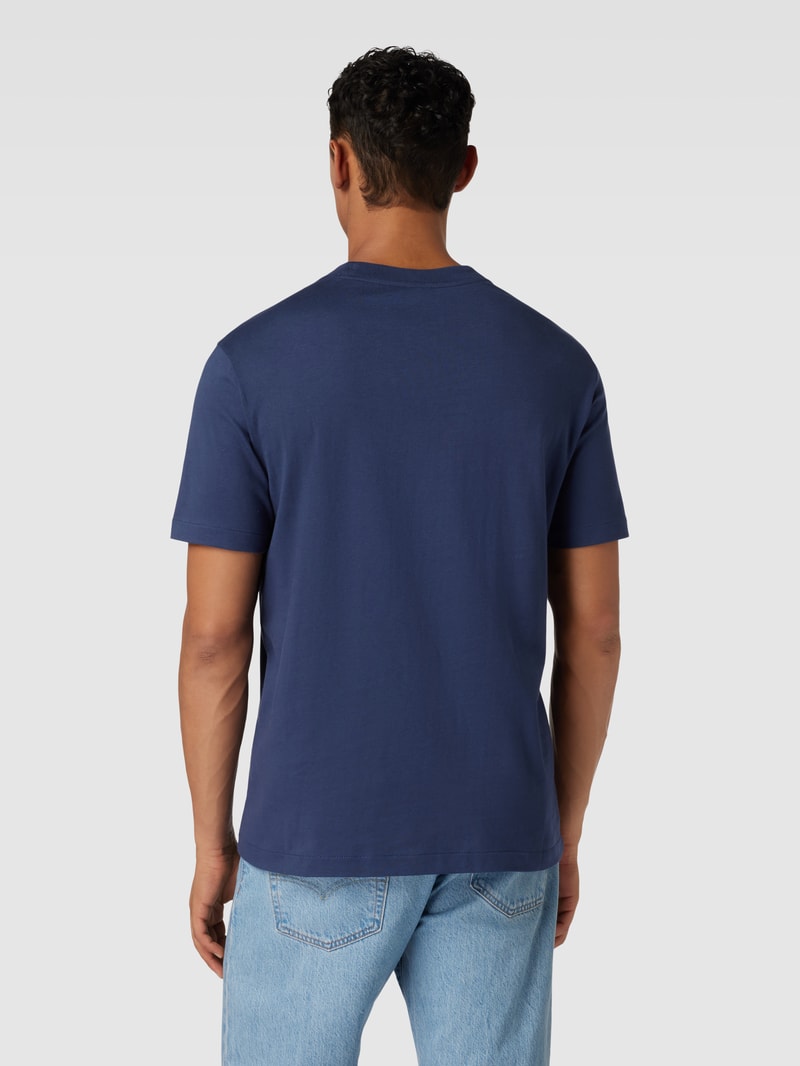 T-Shirt mit Label- und Logo-Stitching Modell 'Rochester' in marineblau