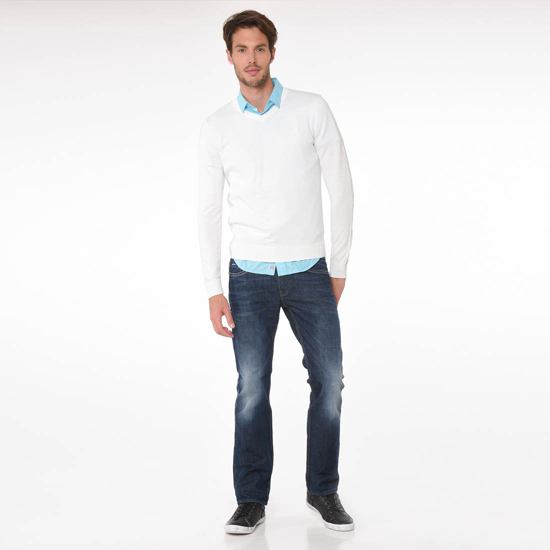 AMBRR  Jean bleu délavé, coupe droite