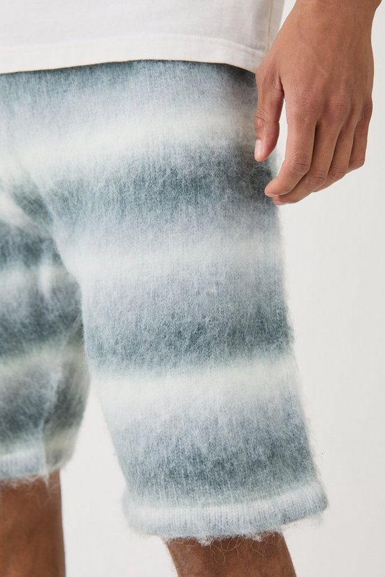 Lockere mittellange Strick-Shorts mit Streifen