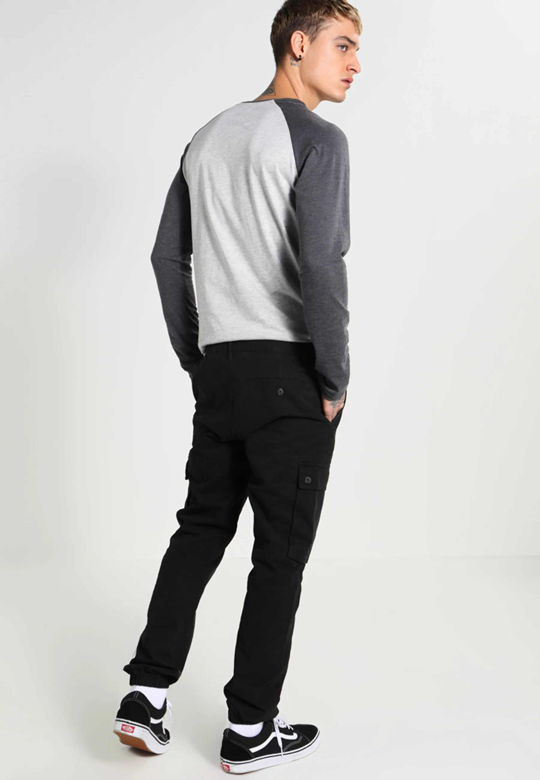 Pantalones cargo Pier One
