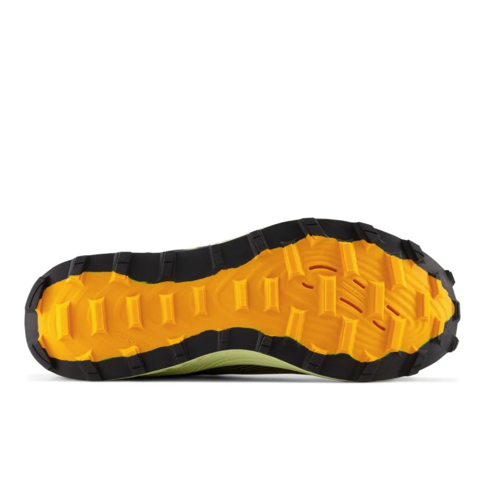 New Balance Fuelcell Summit Unknown V4 MTUNKNW4-D / grün