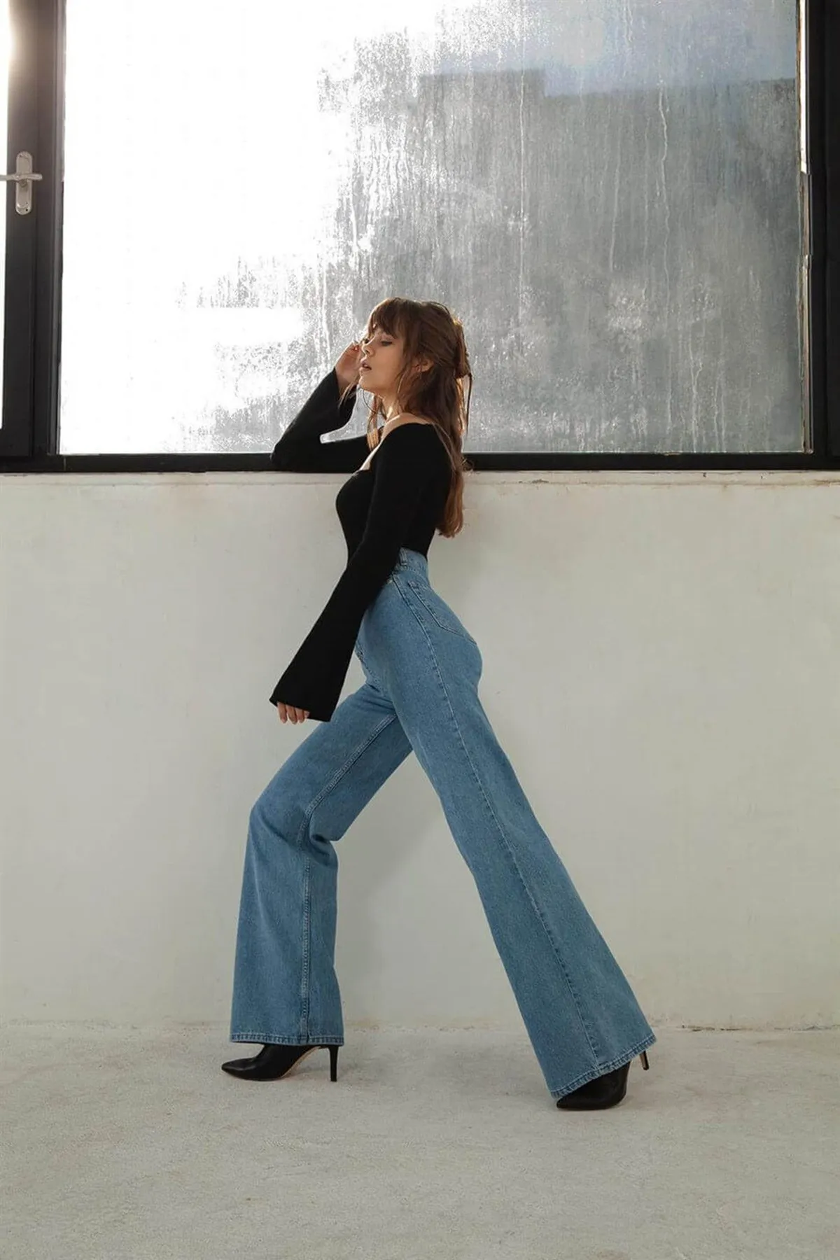 VATKALI  Jeans mit weitem Bein in Eisblau