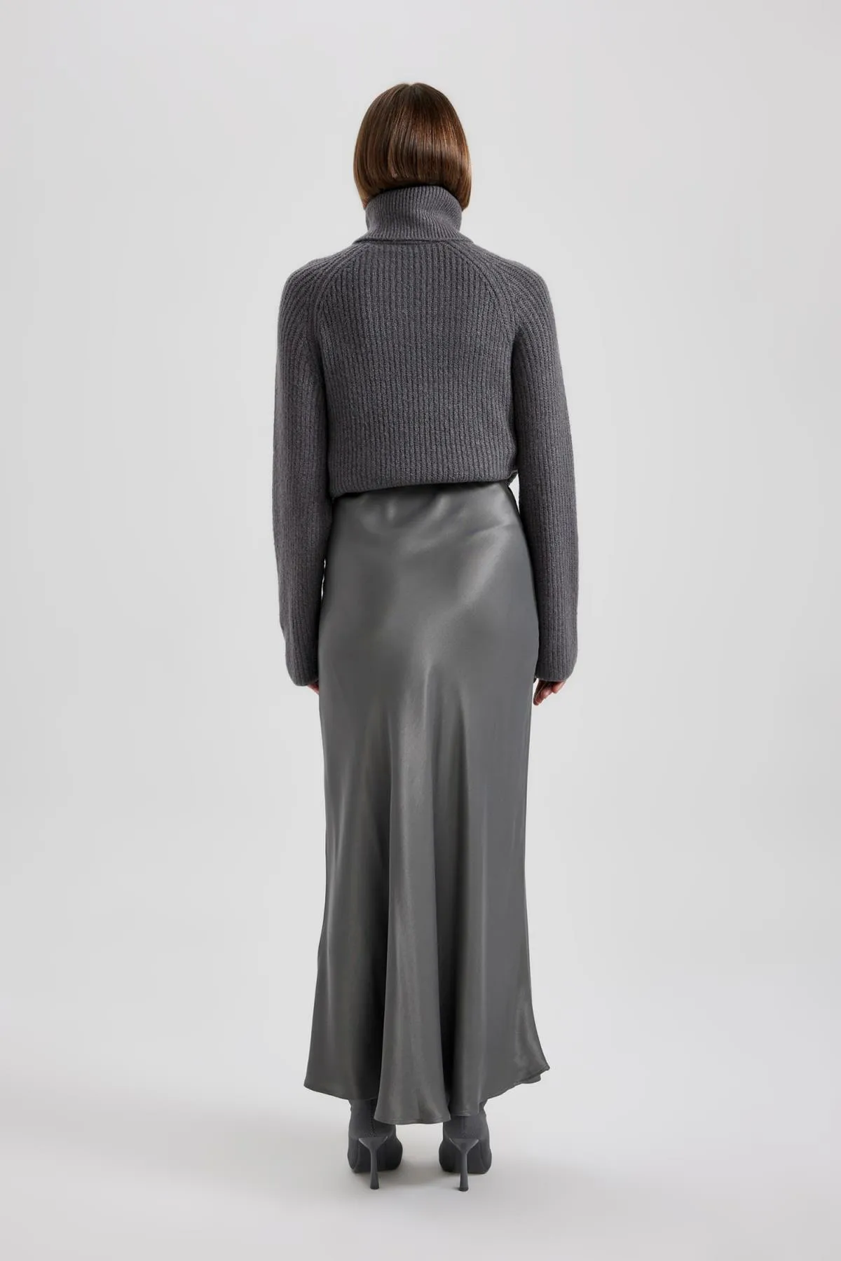 DeFacto  A-Linien-Midirock aus Satin mit normaler Taille B1867ax23au