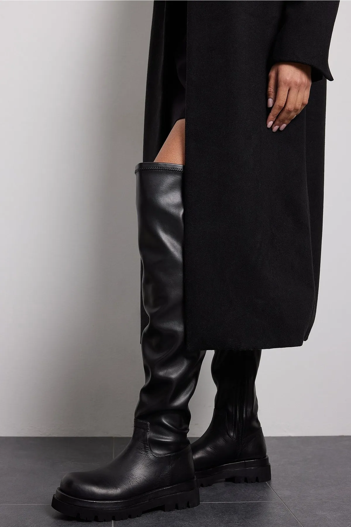 NA-KD  Klobige Overknee Stiefel