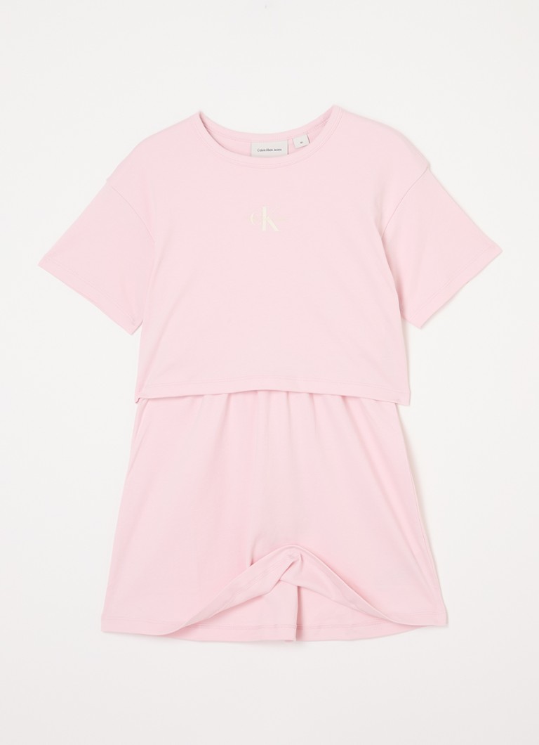 Calvin Klein -mekko logolla