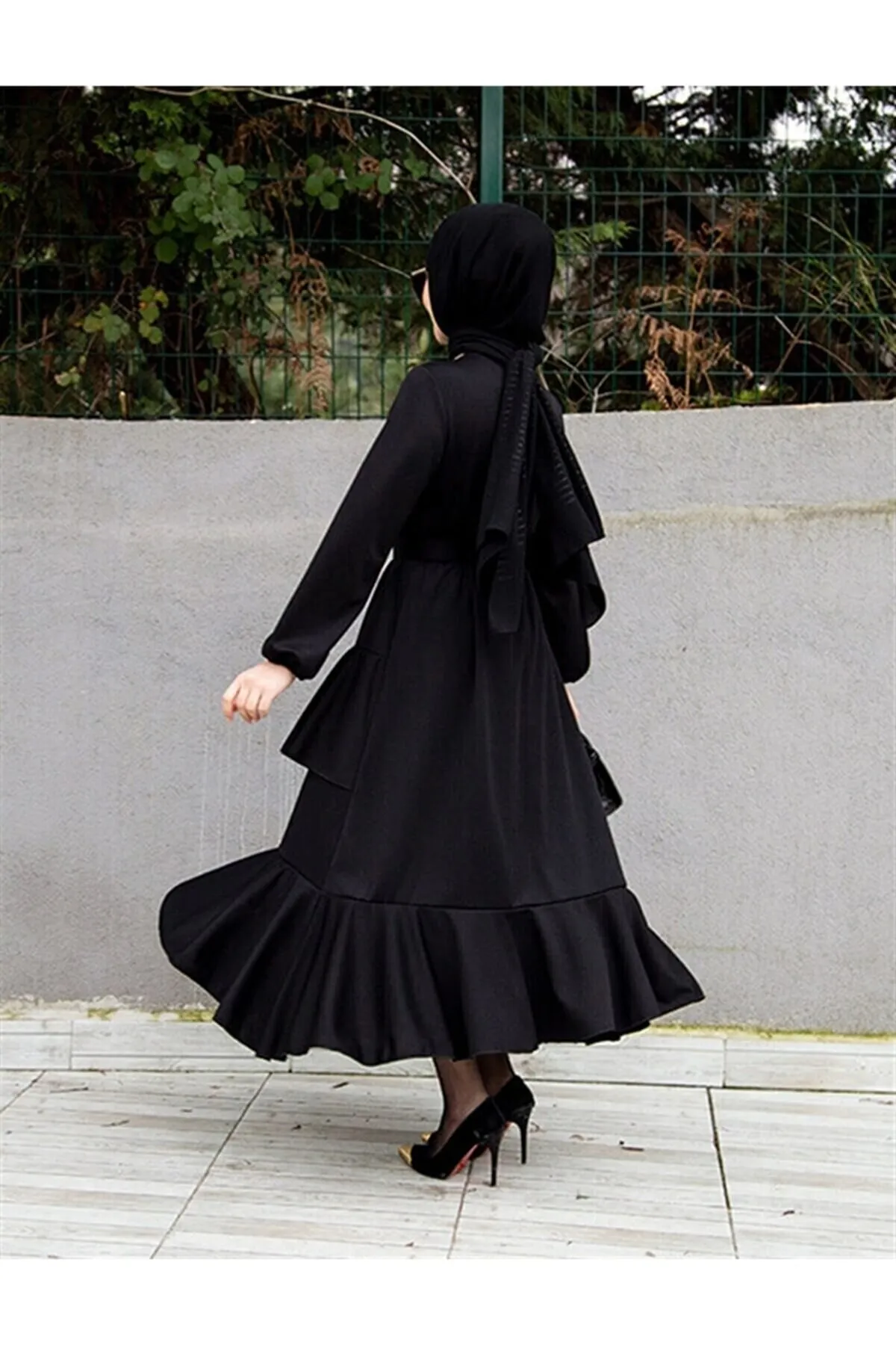 VOLT CLOTHİNG  Langes Kleid mit Volant und Gürtel für besondere Anlässe - Schwarz