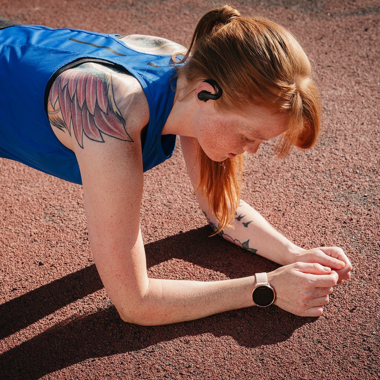 Teufel AIRY SPORTS TWS wireless In-Ear-Kopfhörer (Smarte Touch-Steuerung an der Ohrmuschel für Musiksteuerung, Telefonannahme, Sprachassistent und Lautstärke, Sprühwassergeschützt nach IPX3, resistent gegen Regen, Schmutz und Staub)