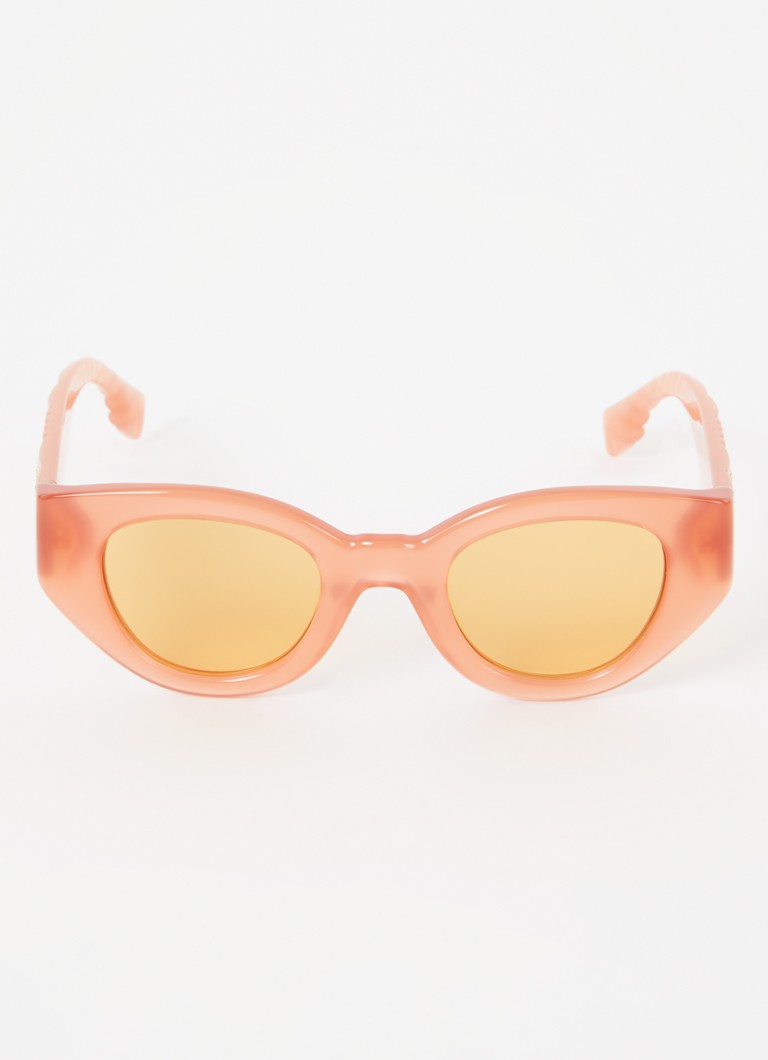 Burberry Meadow saulesbrilles BE4390