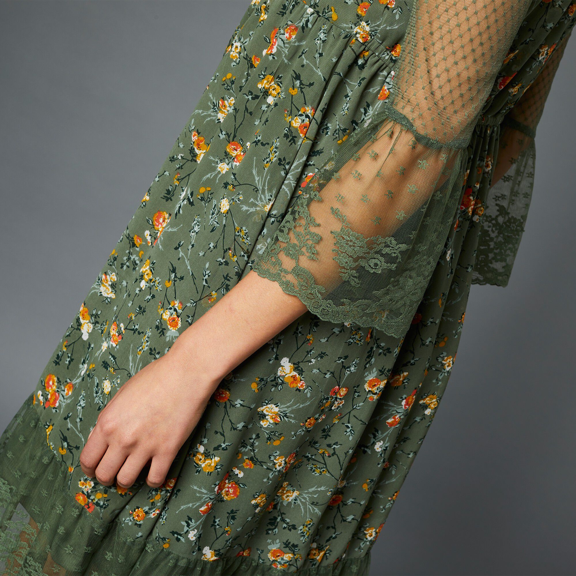Robe dentelle manches 3/4 imprimée