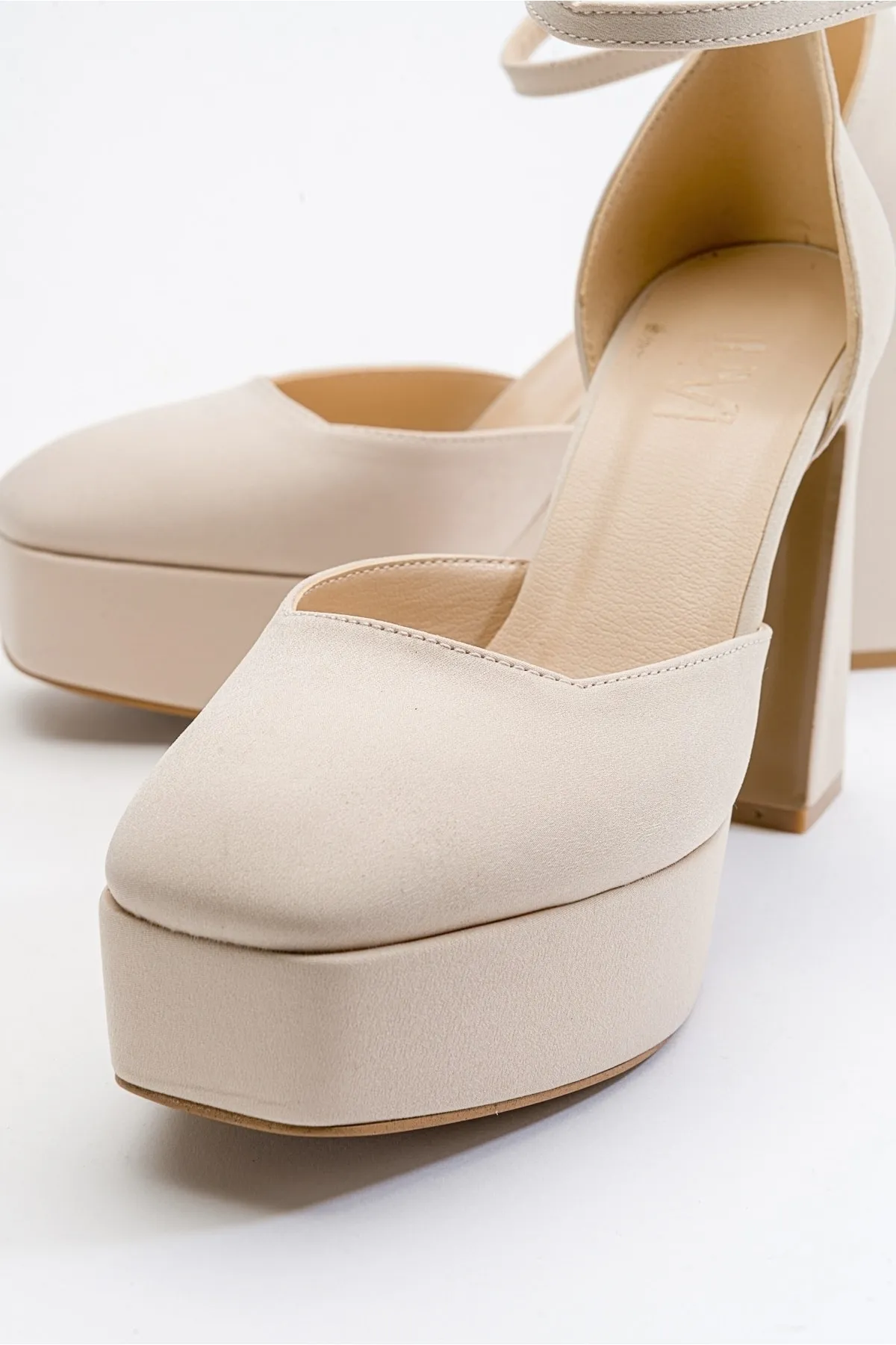 LuviShoes  Damen-Schuhe mit Absatz in Tear-Beige