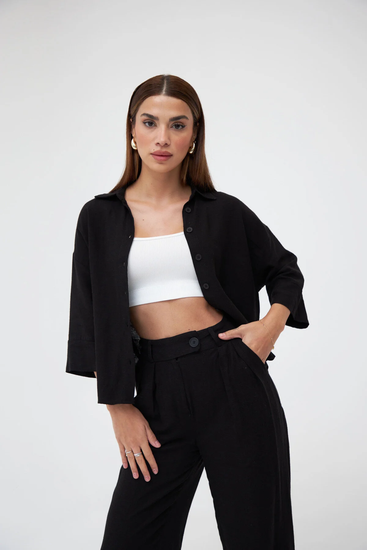Laluvia  Schwarzes Hemd-Hosen-Doppelset aus Leinen