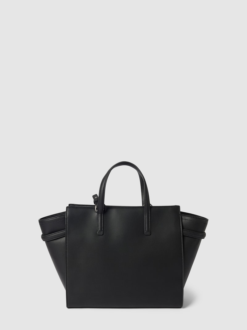 Handtasche mit Label-Applikation in schwarz