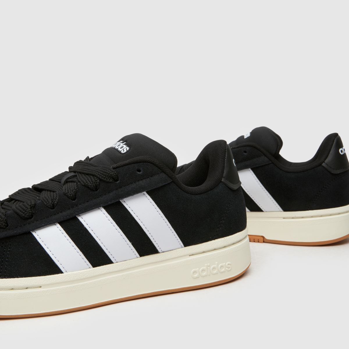 Črni športni copati adidas Grand Court Alpha 00s