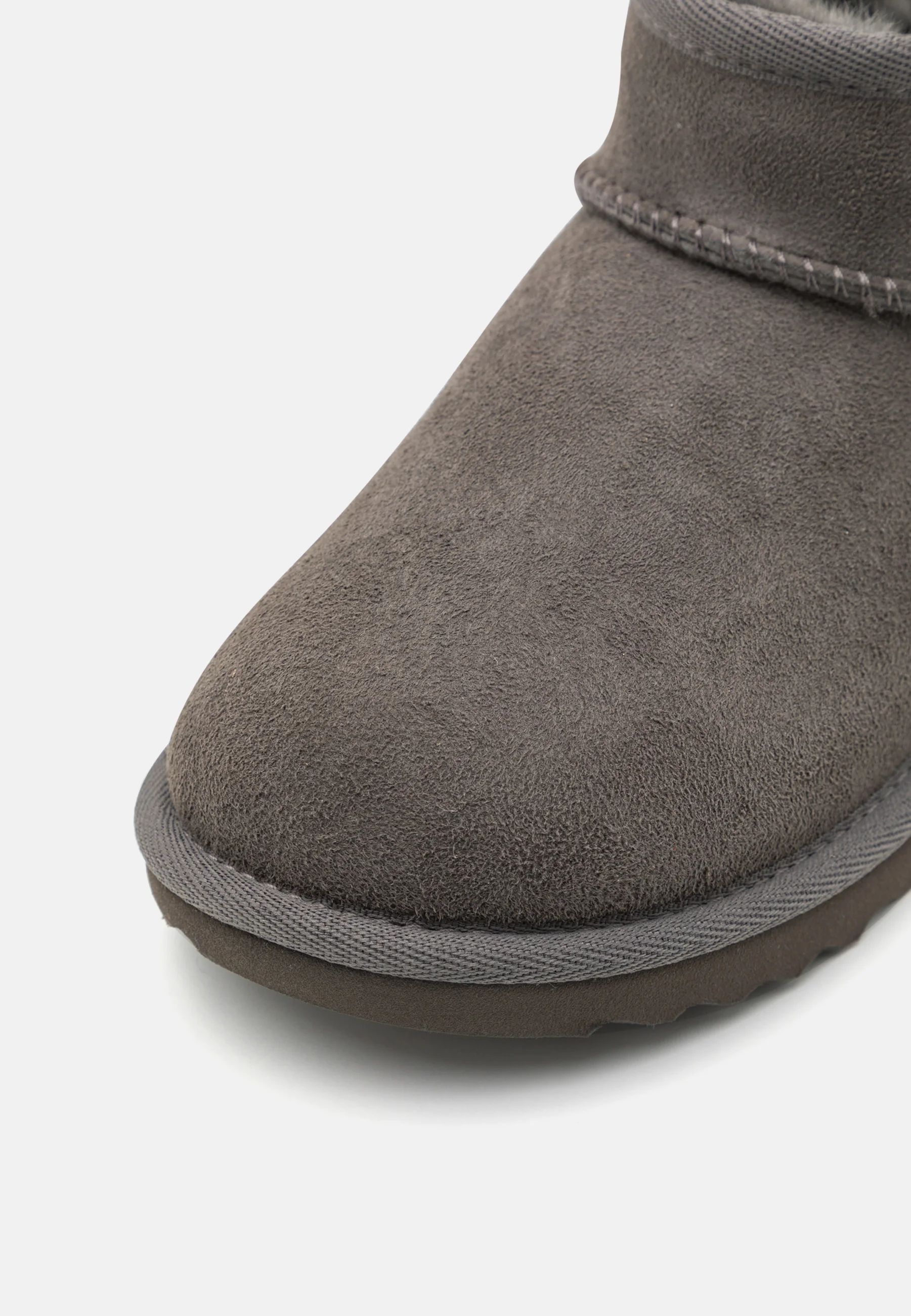 UGG CLASSIC ULTRA MINI UNISEX - Botines