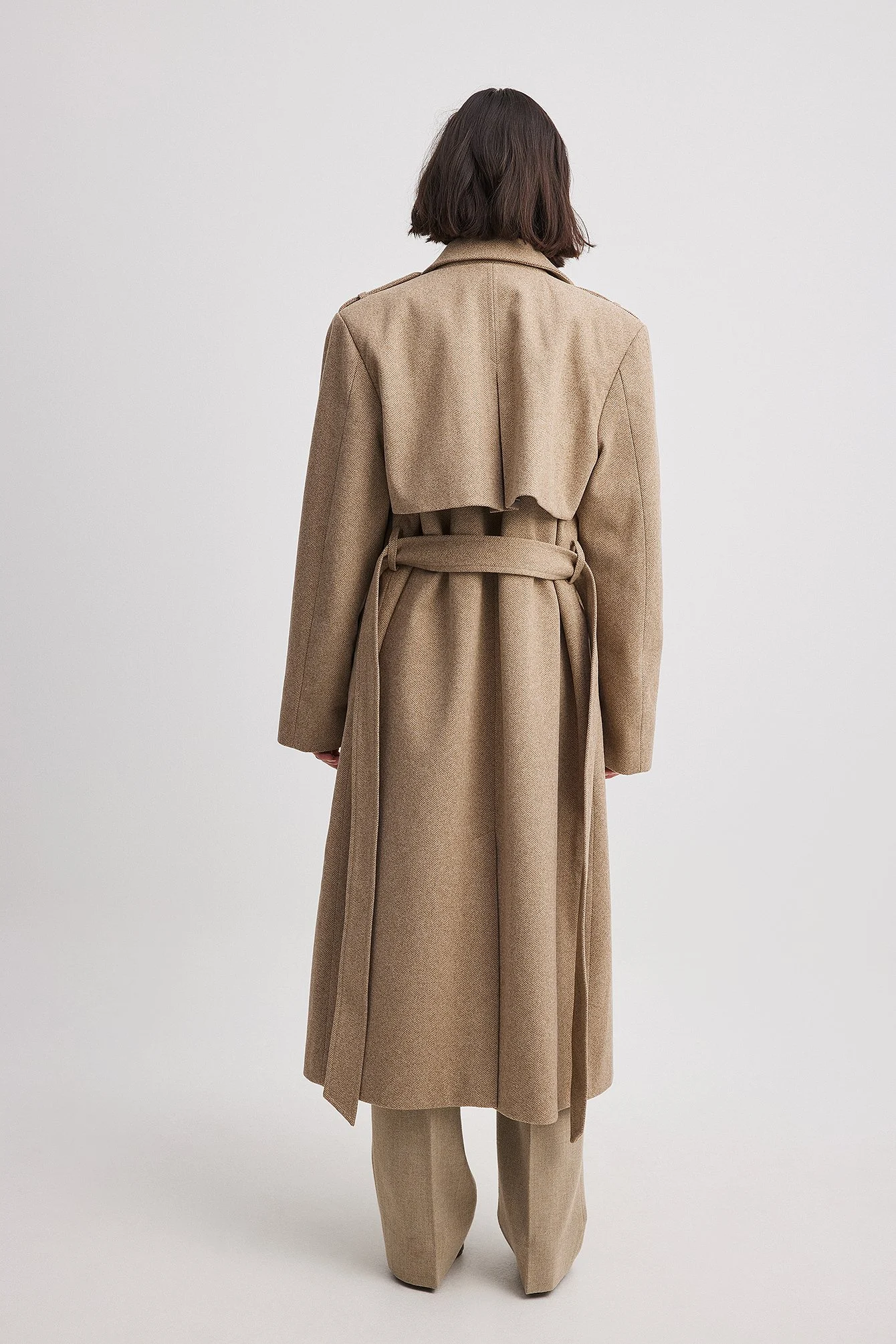 Langer Trenchcoat mit Fischgrätmuster