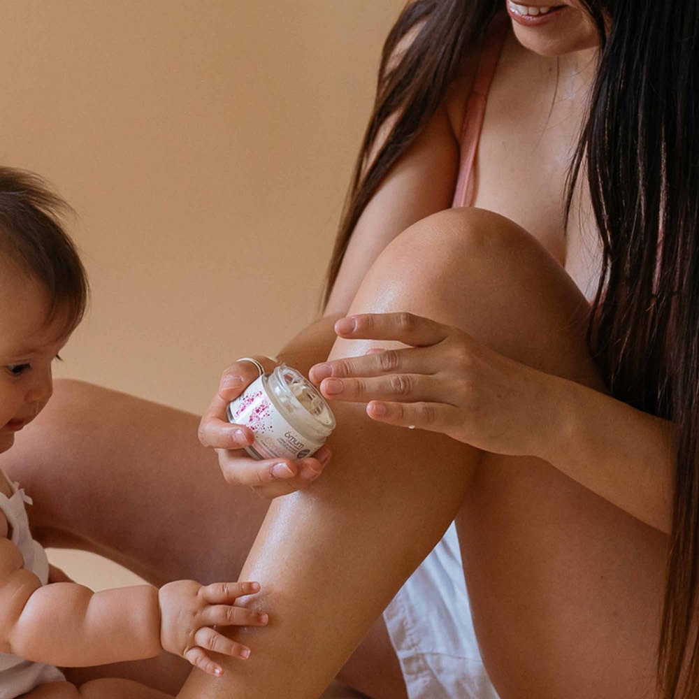 Omum La Confidente Crème de massage pour le corps fouettée& cocoon