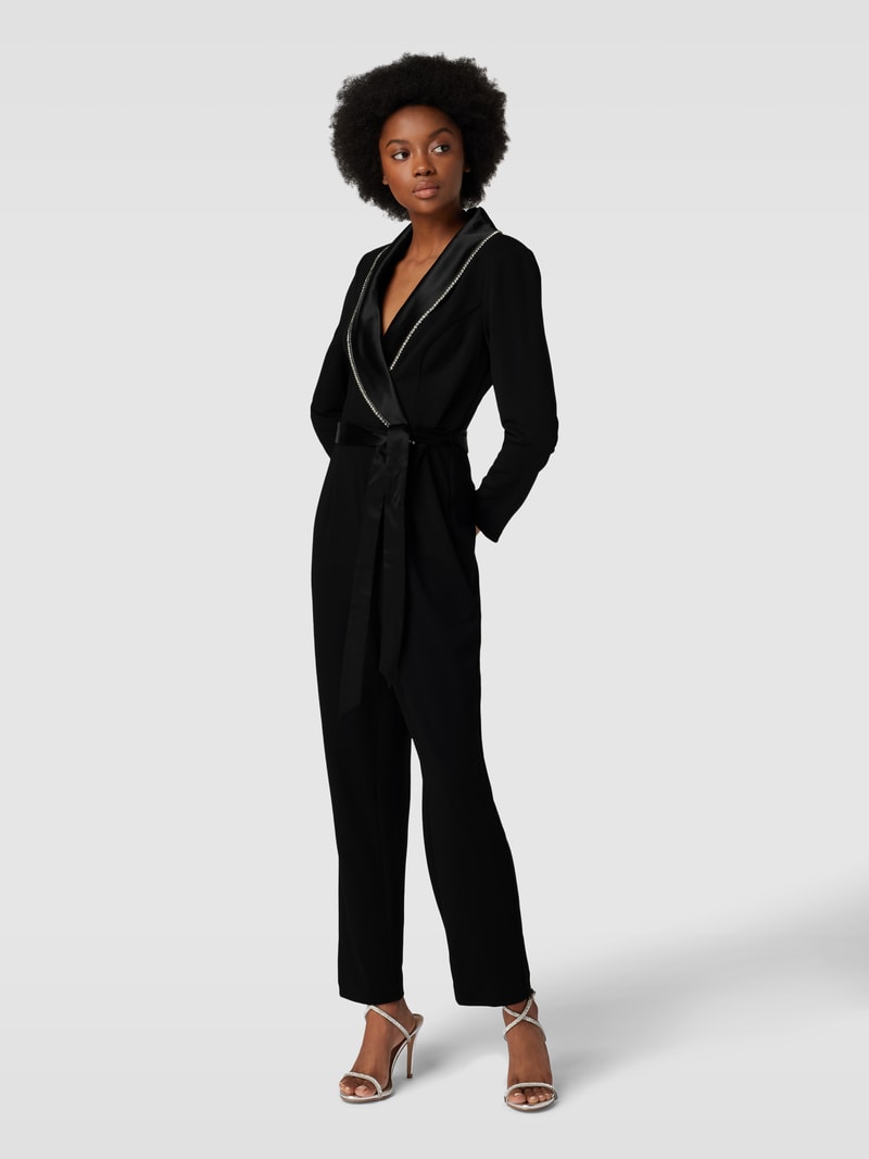 Jumpsuit mit Stoffgürtel in schwarz