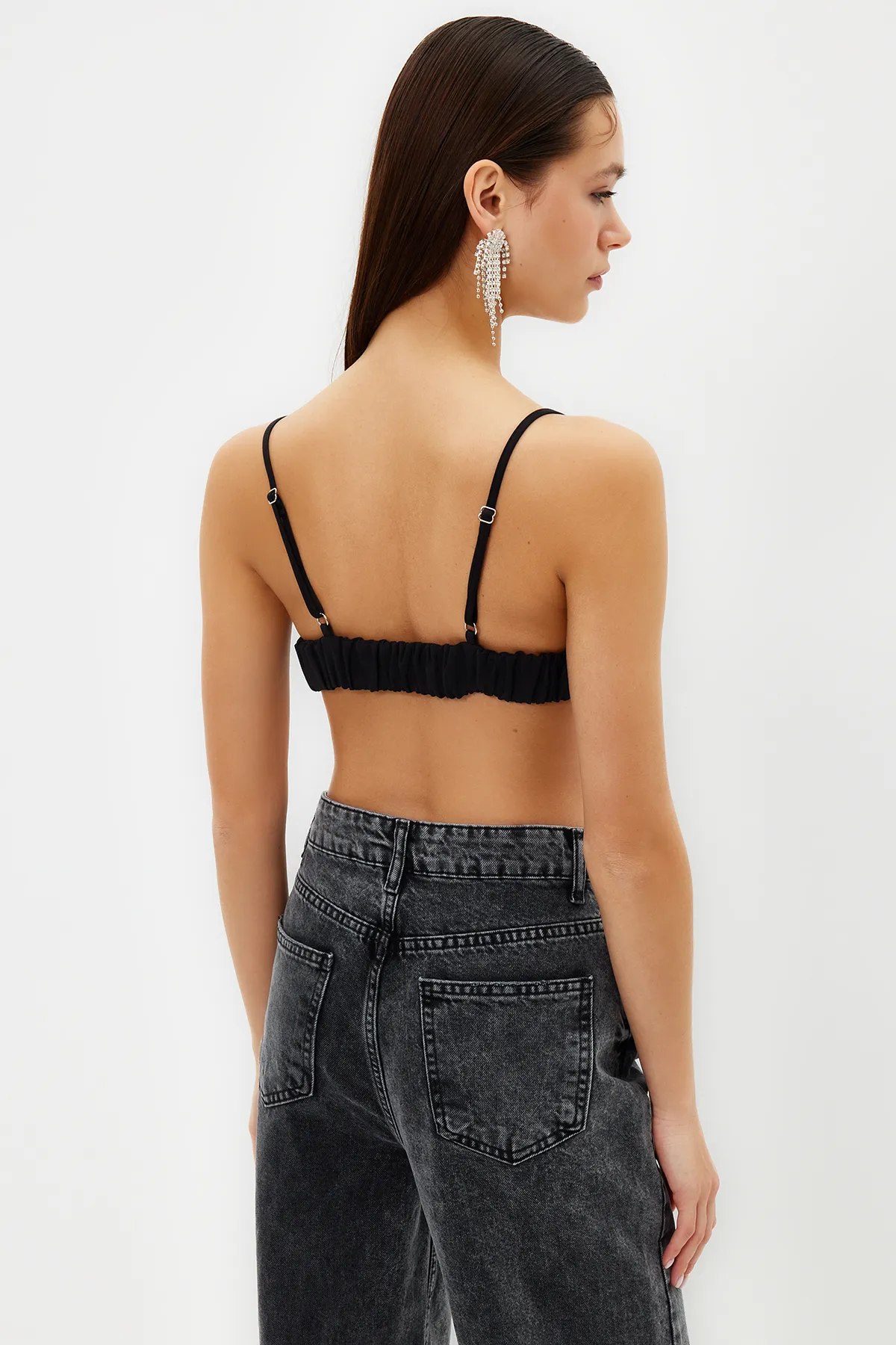Trendyol Collection  Schwarzes, bauchfreies, gewebtes Bustier mit glänzendem Stein TPRSS24BS00002