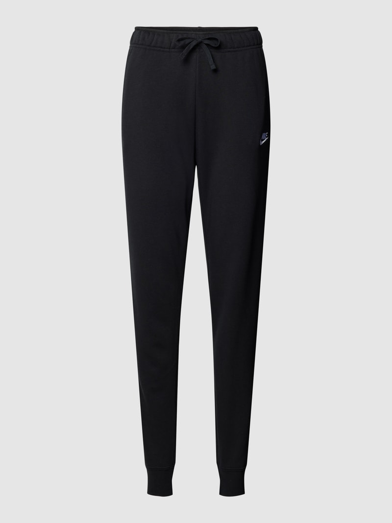 Sweatpants mit Label-Detail Modell 'NSW CLUB' in schwarz