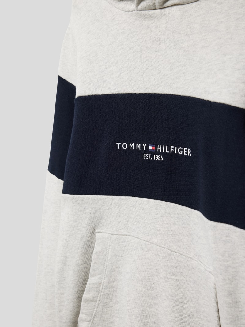 Hoodie im Colour-Blocking-Design Modell 'ESSENTIAL' in mittelgrau meliert